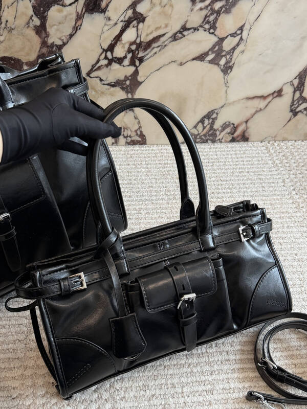 Prada Black shoulder bag — 1:1 Replica