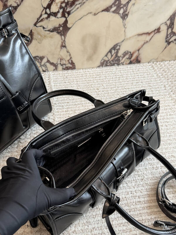 Prada Black shoulder bag — 1:1 Replica