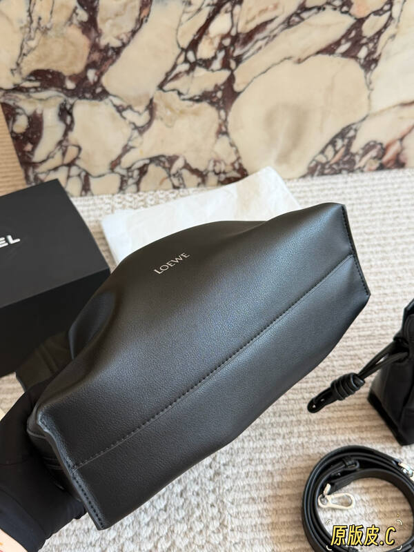 Loewe Black shoulder bag — Premium Replica