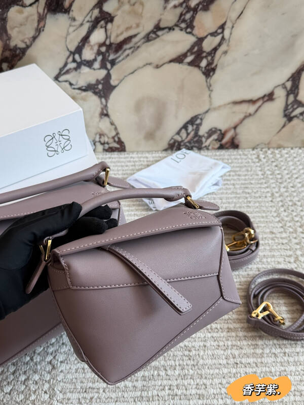 Loewe Calfskin shoulder bag — 1:1 Replica
