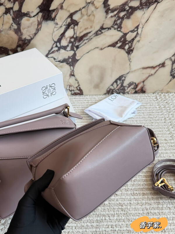 Loewe Calfskin shoulder bag — 1:1 Replica