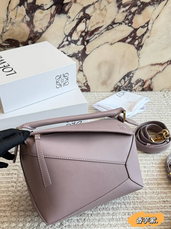 Loewe Calfskin shoulder bag — 1:1 Replica
