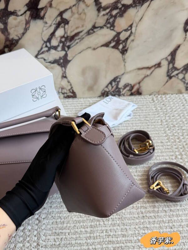 Loewe Calfskin shoulder bag — 1:1 Replica