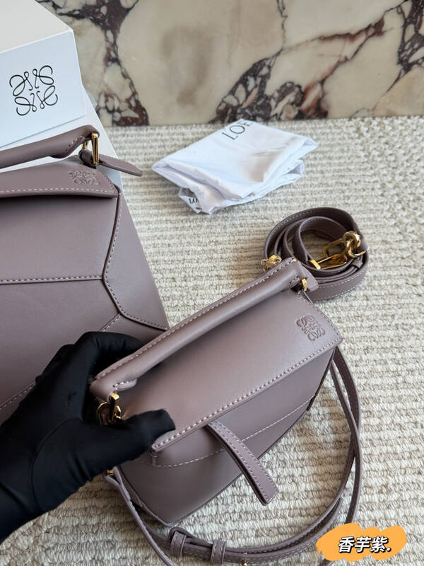 Loewe Calfskin shoulder bag — 1:1 Replica