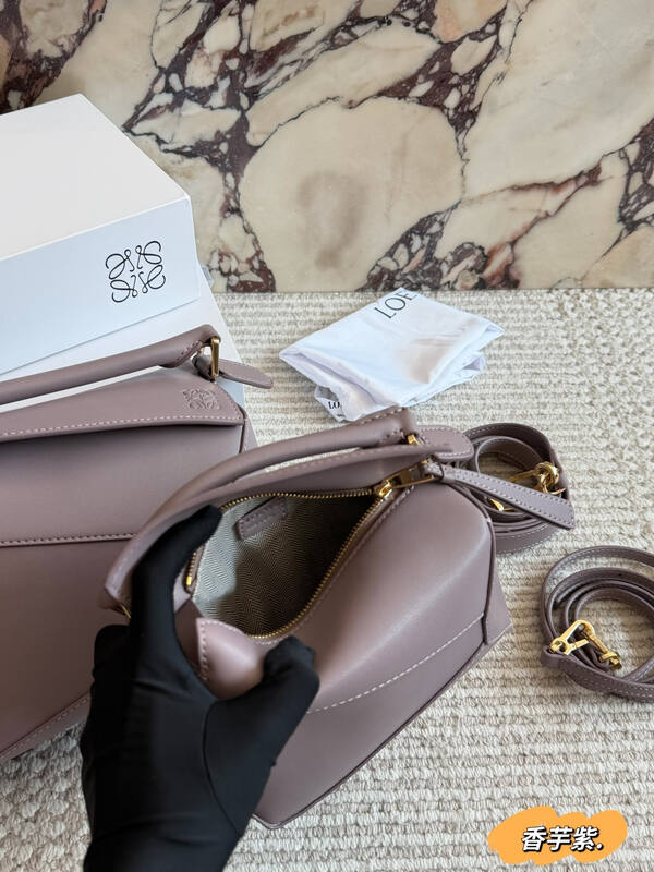 Loewe Calfskin shoulder bag — 1:1 Replica