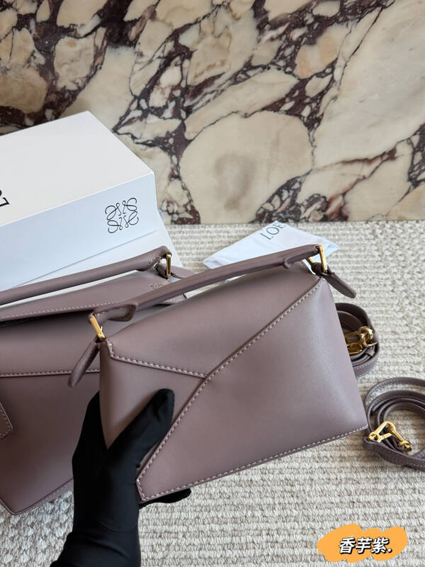 Loewe Calfskin shoulder bag — 1:1 Replica