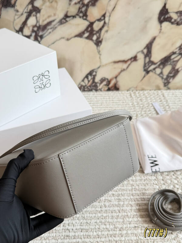 Loewe Gray shoulder bag — Top Quality Replica