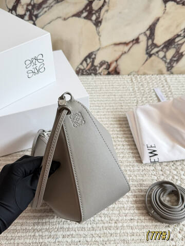 Loewe Gray 18x12cm shoulder bag Top Quality Replica