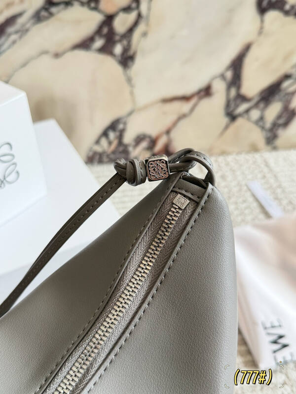 Loewe Gray shoulder bag — Top Quality Replica