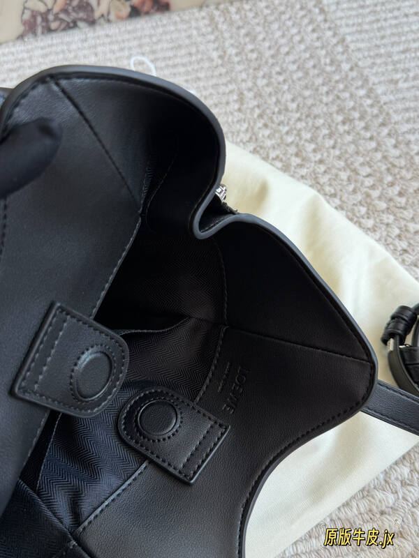 Loewe Black shoulder bag — Premium Replica