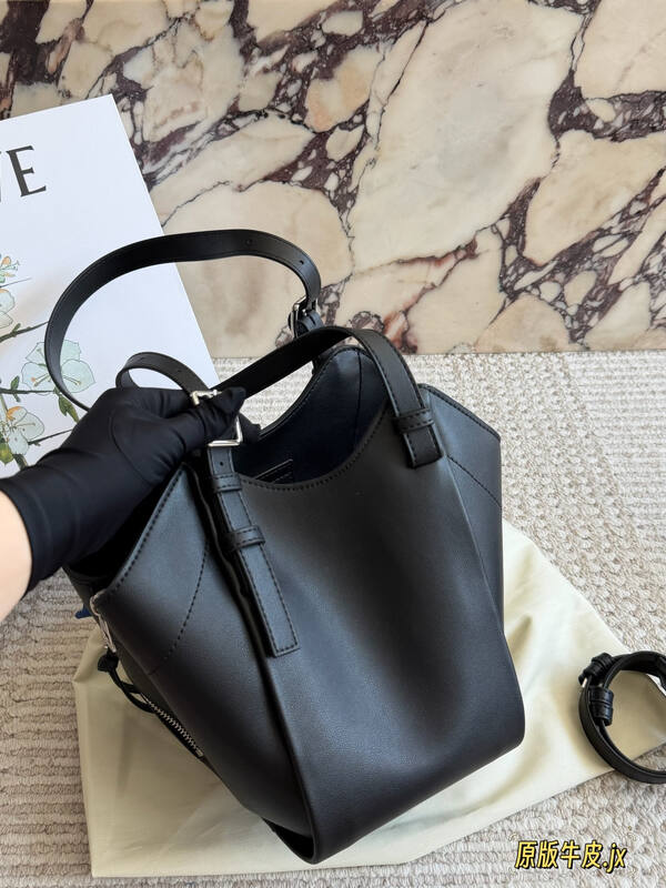Loewe Black shoulder bag — Premium Replica