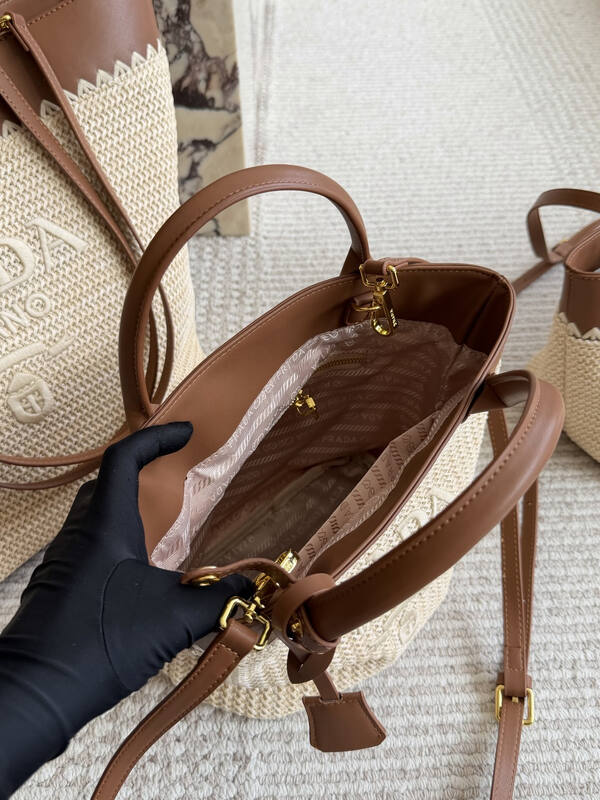 Prada Brown 25x18x10cm shoulder bag — Top Quality Replica