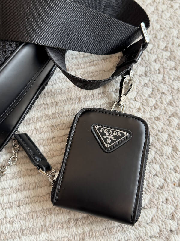 Prada Re-Edition Black shoulder bag — Top Quality Replica