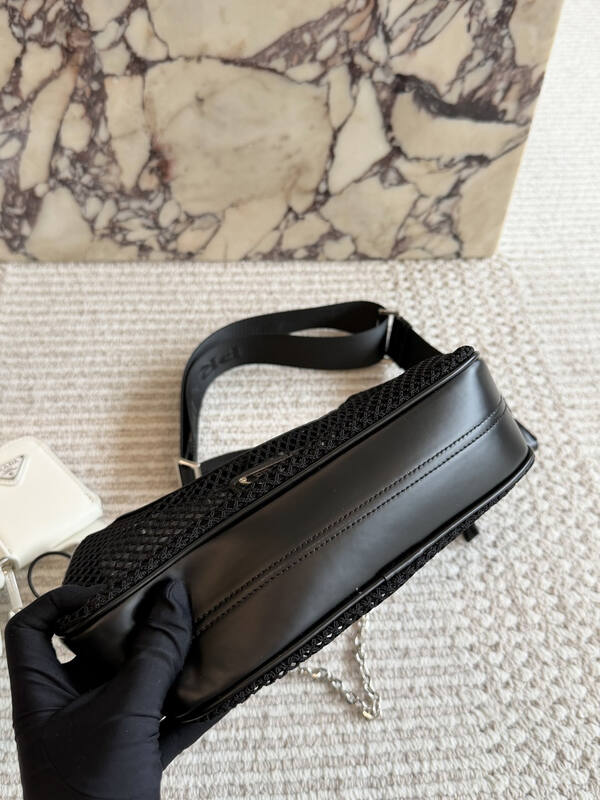 Prada Re-Edition Black shoulder bag — Top Quality Replica