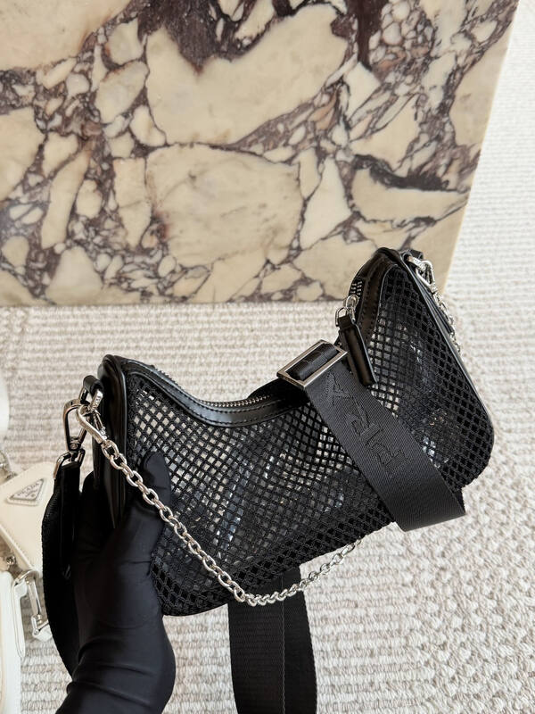 Prada Re-Edition Black shoulder bag — Top Quality Replica