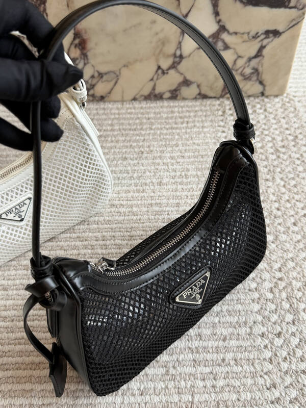Prada Re-Edition Black shoulder bag — AAA Quality Replica