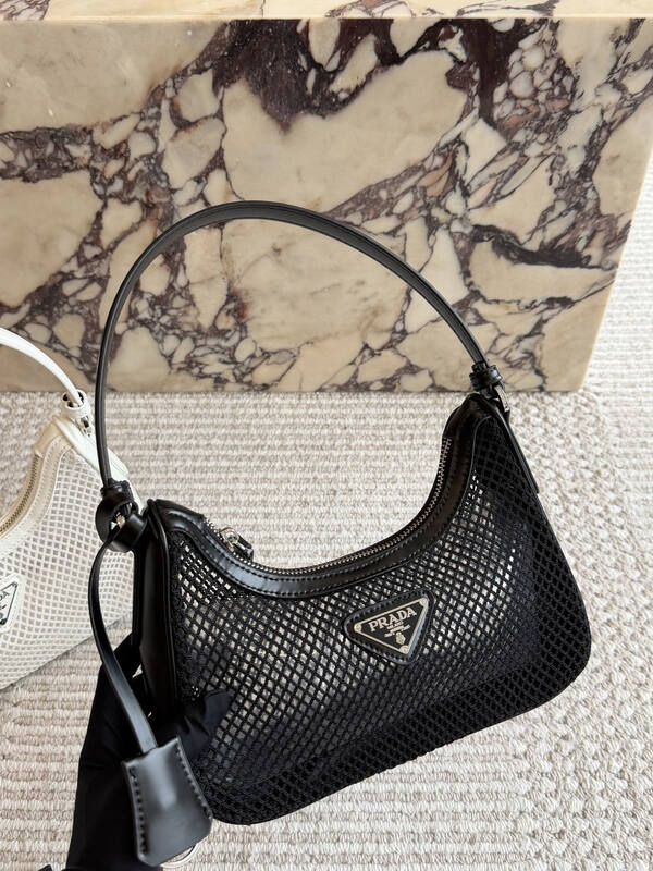 Prada Re-Edition Black shoulder bag — AAA Quality Replica