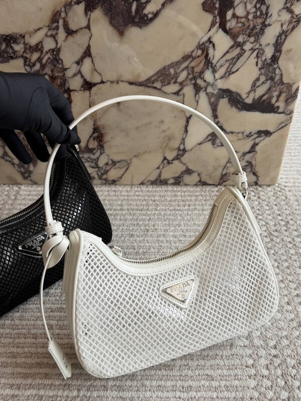 Prada Re-Edition Black shoulder bag — AAA Quality Replica