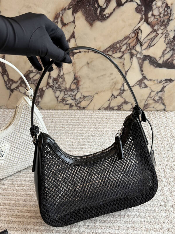 Prada Re-Edition Black shoulder bag — AAA Quality Replica