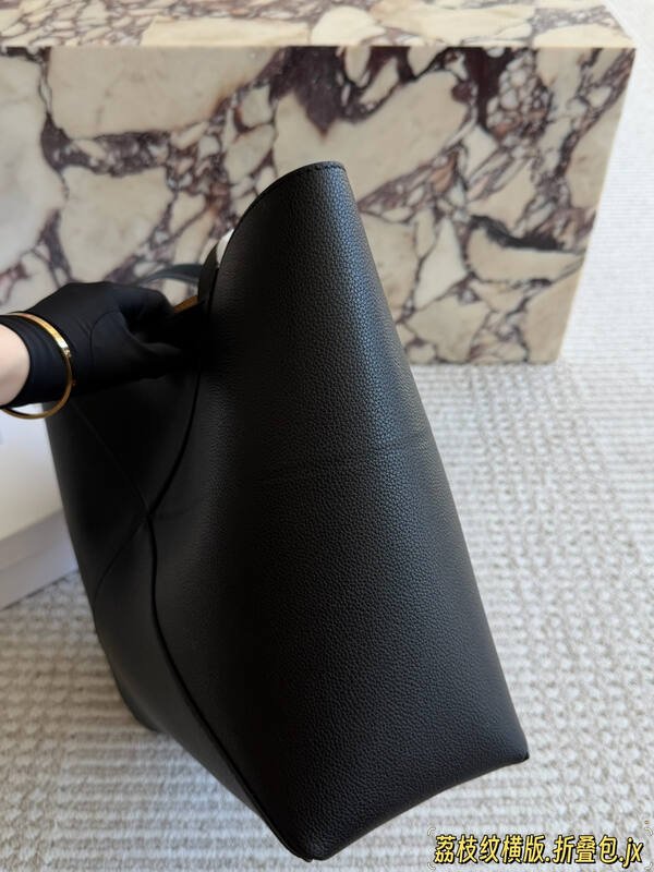 Loewe Black 40x30x16cm shoulder bag — Premium Replica