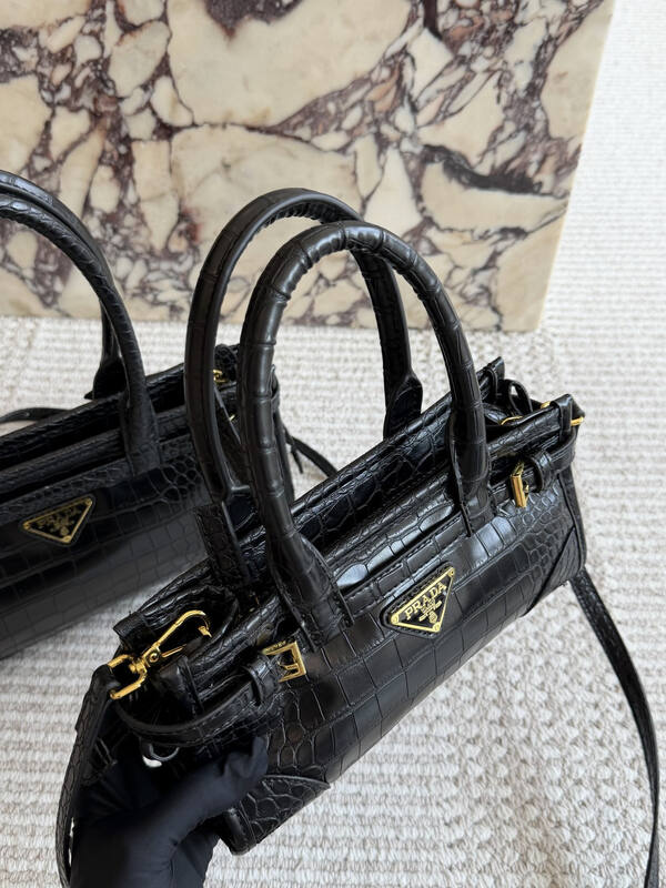 Prada Black shoulder bag — AAA Quality Replica