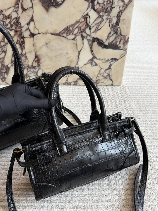 Prada Black shoulder bag — AAA Quality Replica