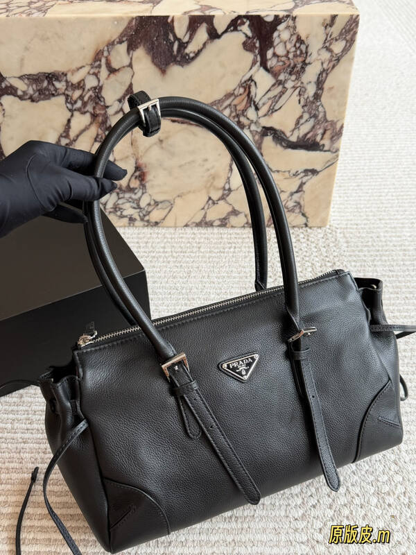 Prada Black shoulder bag — Top Quality Replica