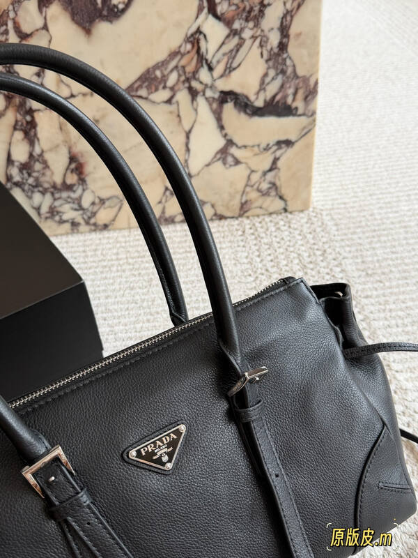 Prada Black shoulder bag — Top Quality Replica