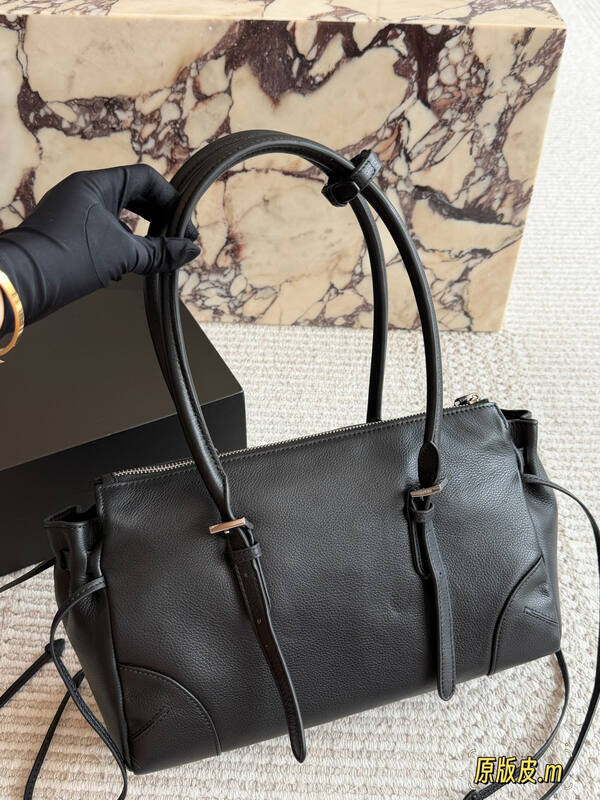Prada Black shoulder bag — Top Quality Replica