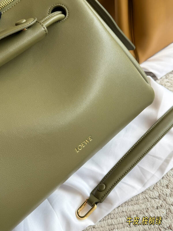 Loewe Green shoulder bag — Premium Replica