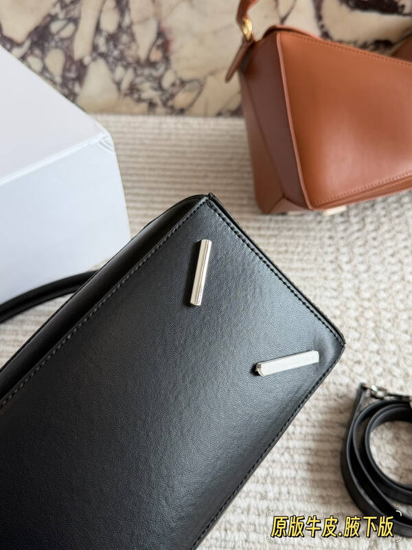 Loewe Black shoulder bag — Premium Replica