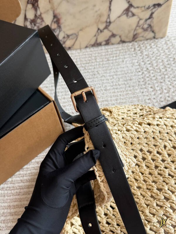Loewe Black shoulder bag — 1:1 Replica