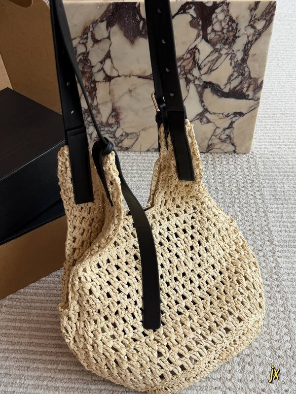 Loewe Black shoulder bag — 1:1 Replica
