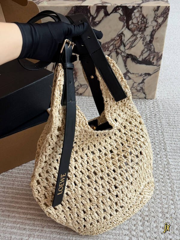 Loewe Black shoulder bag — 1:1 Replica
