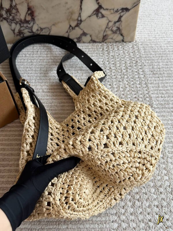 Loewe Black shoulder bag — 1:1 Replica