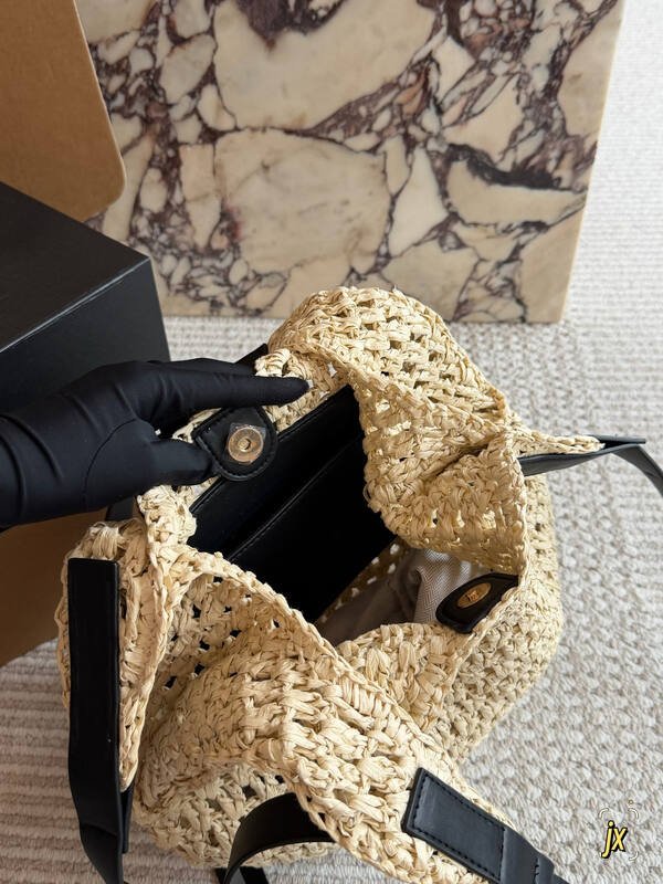 Loewe Black shoulder bag — 1:1 Replica