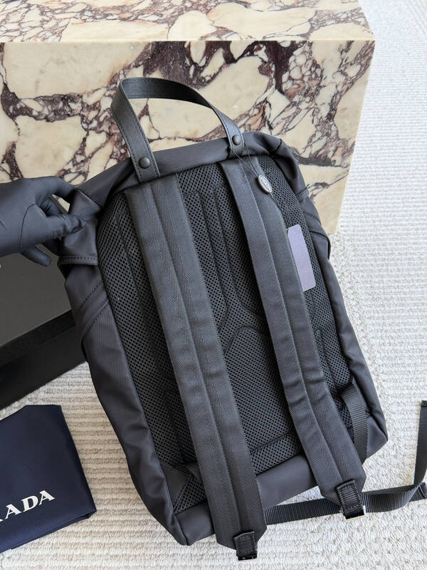 Prada Black shoulder bag — AAA Quality Replica