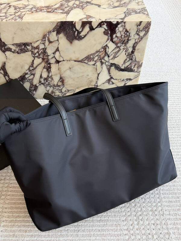 Prada Re-Edition Black shoulder bag — 1:1 Replica