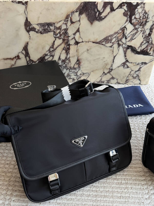 Prada Black shoulder bag — Top Quality Replica