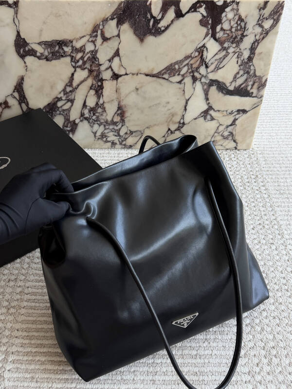 Prada Black shoulder bag — Premium Replica