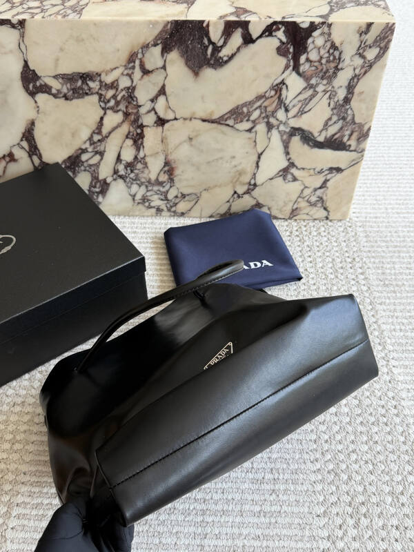 Prada Black shoulder bag — Premium Replica