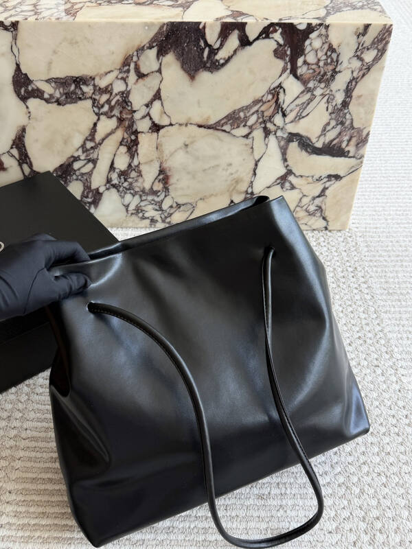 Prada Black shoulder bag — Premium Replica
