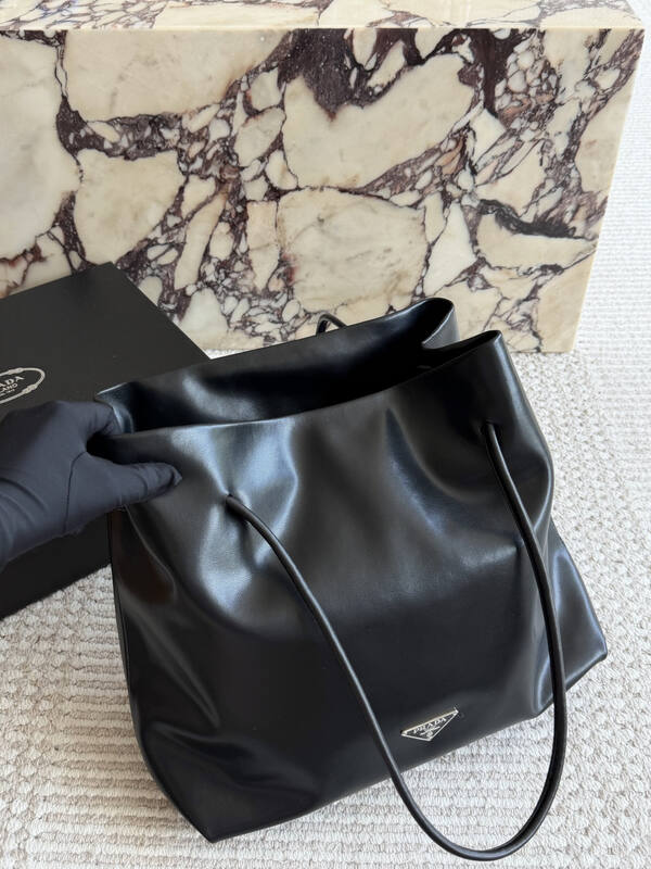 Prada Black shoulder bag — Premium Replica