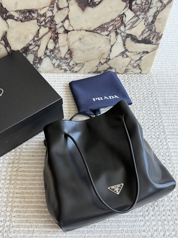 Prada Black shoulder bag — Premium Replica