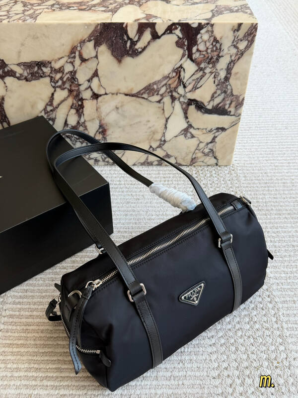 Prada Black shoulder bag — Top Quality Replica