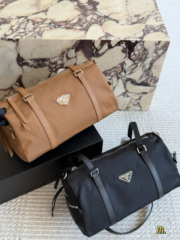 Prada Black shoulder bag — Top Quality Replica
