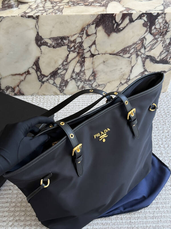Prada Black 40x30x16cm shoulder bag — Premium Replica