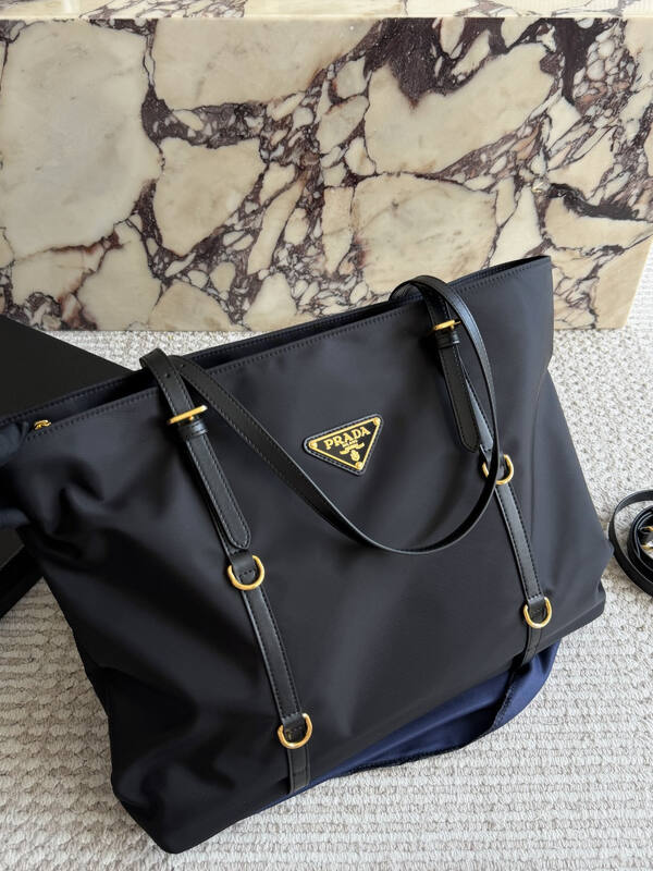 Prada Black shoulder bag — AAA Quality Replica