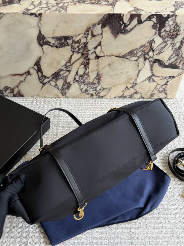 Prada Black shoulder bag — AAA Quality Replica