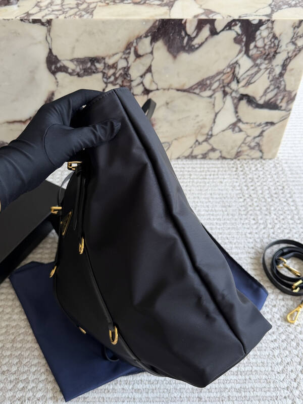 Prada Black shoulder bag — AAA Quality Replica